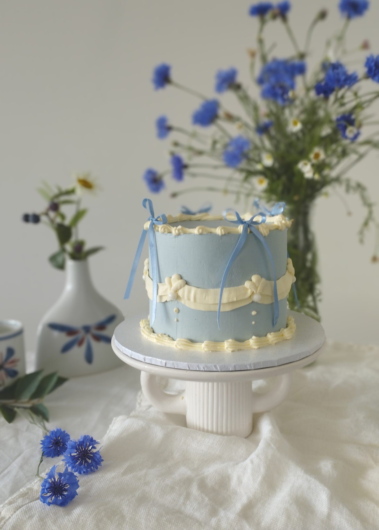 Blue_Coquette_Cake