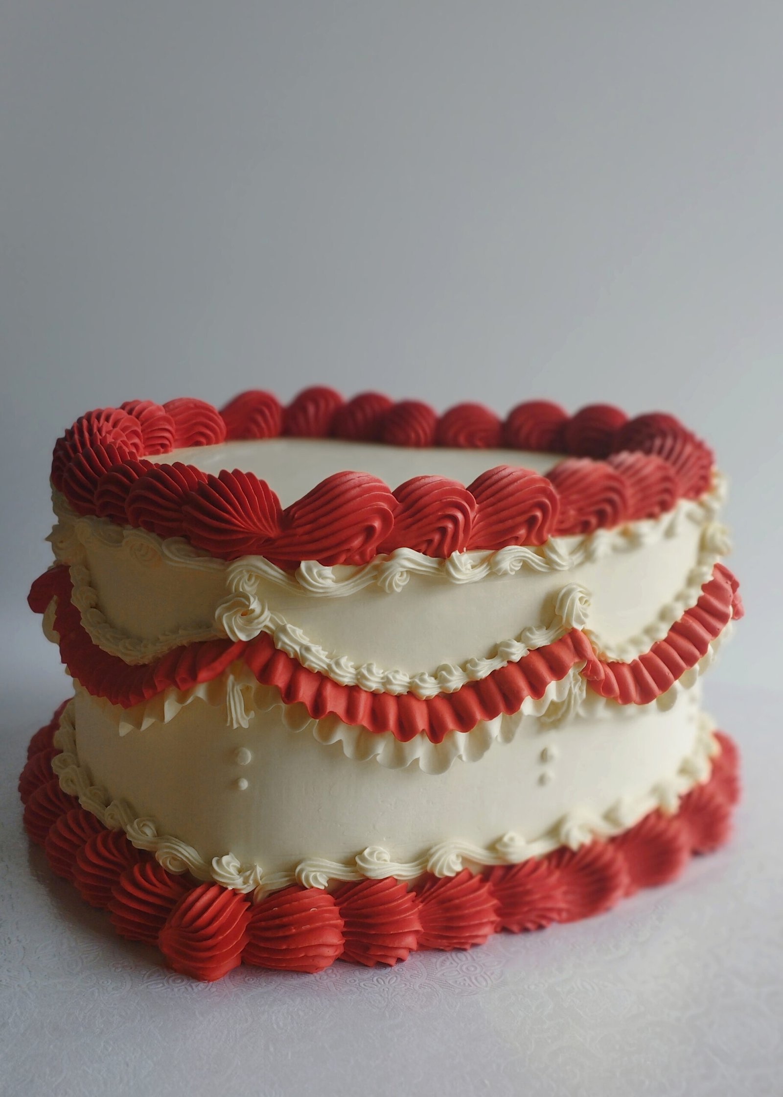 White_red_vintage_Cake_Web